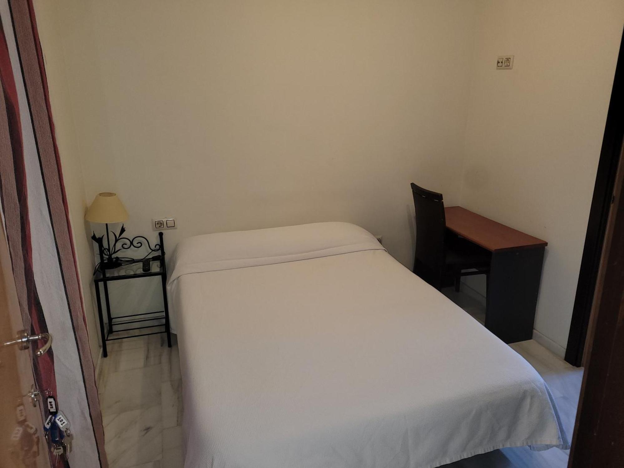 Hostal El Pasaje Puente Genil Εξωτερικό φωτογραφία