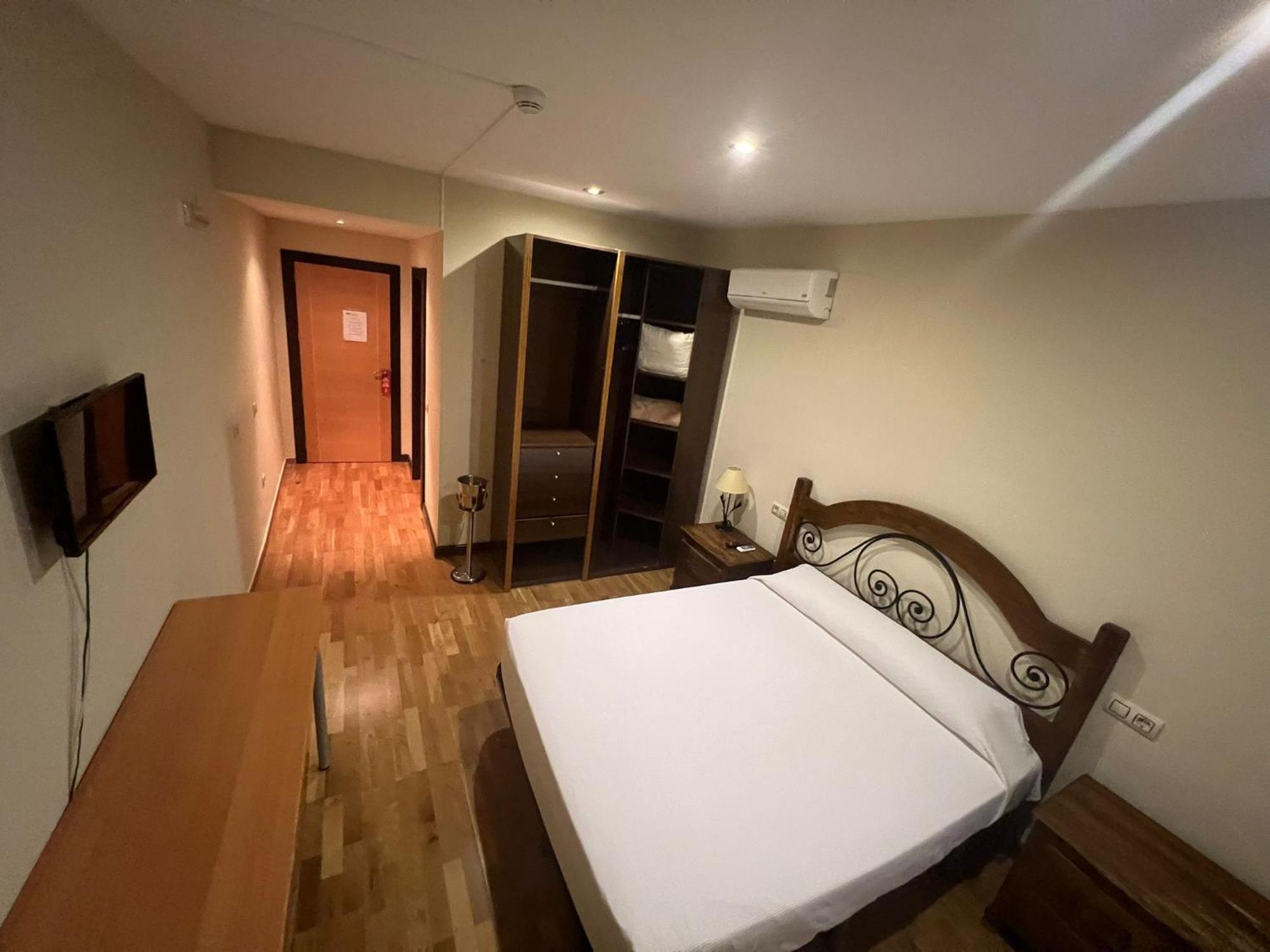 Hostal El Pasaje Puente Genil Εξωτερικό φωτογραφία